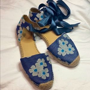 Espadrilles w/silk ribbon ties